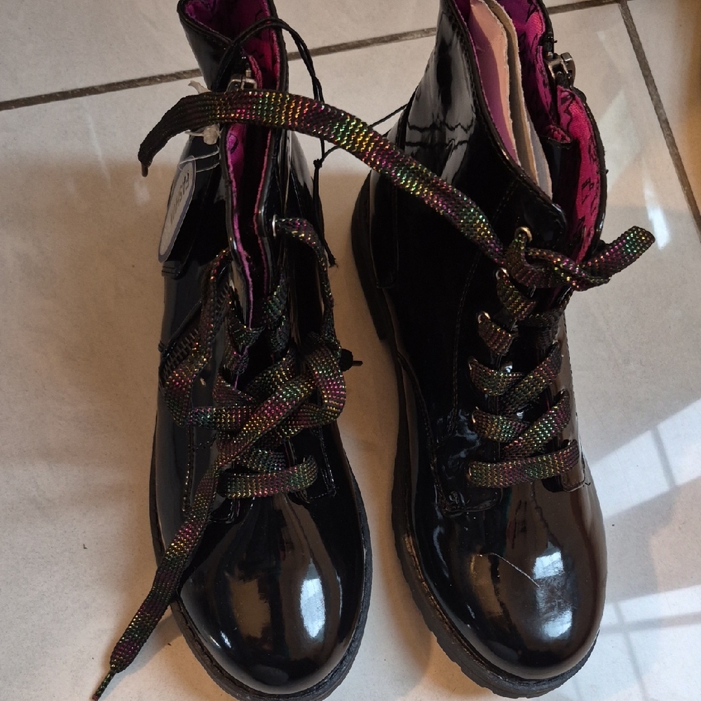 Kids Black Patent Lace-Up Boots with Iridescent Laces